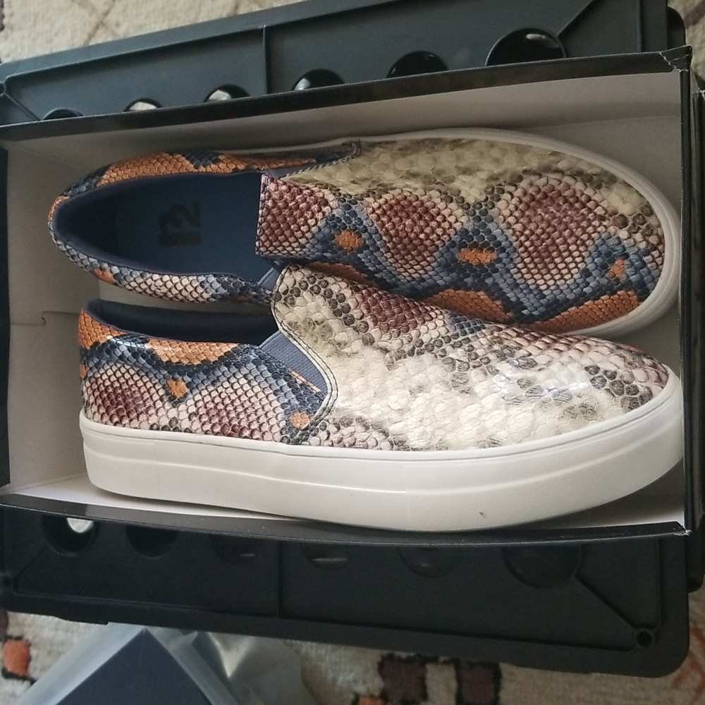 R2 shoes